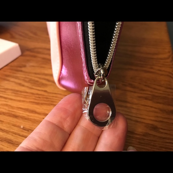 Gifting Bundle - Reputable cosmetic brand with Inspirational Bracelet - Picture 7 of 7